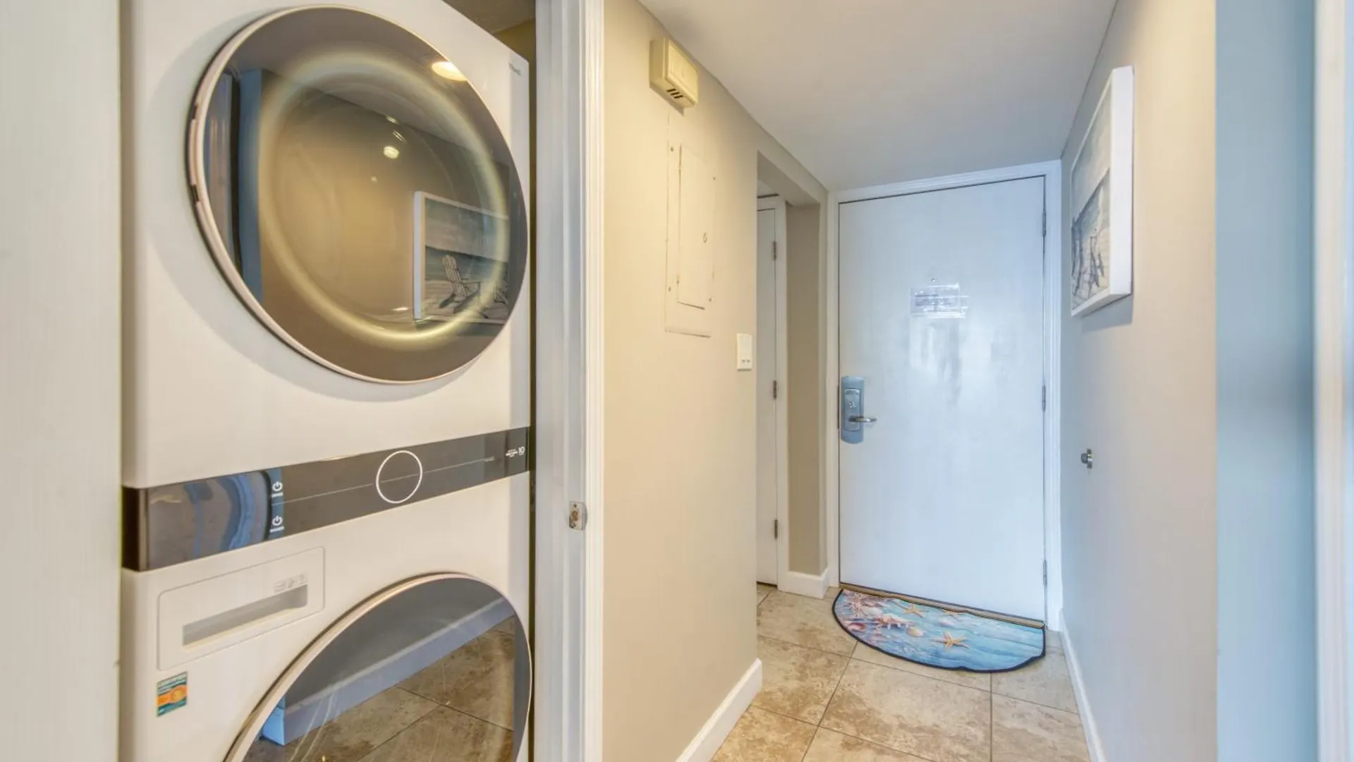 Beach House Condominiums B404 - Beachfront With Pool, Wifi, & Beach Service Destin Apartment