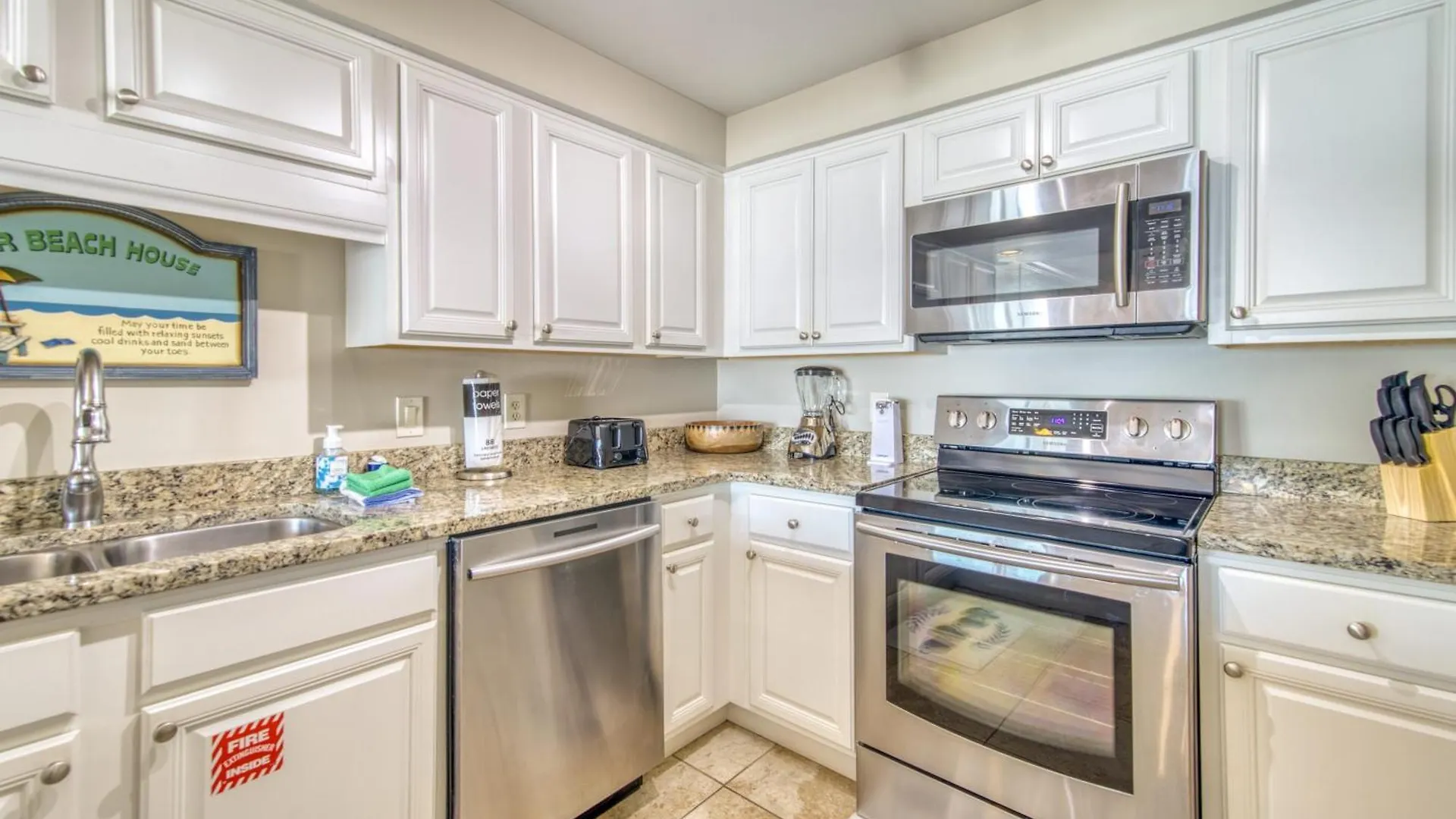 Beach House Condominiums B404 - Beachfront With Pool, Wifi, & Beach Service Destin United States