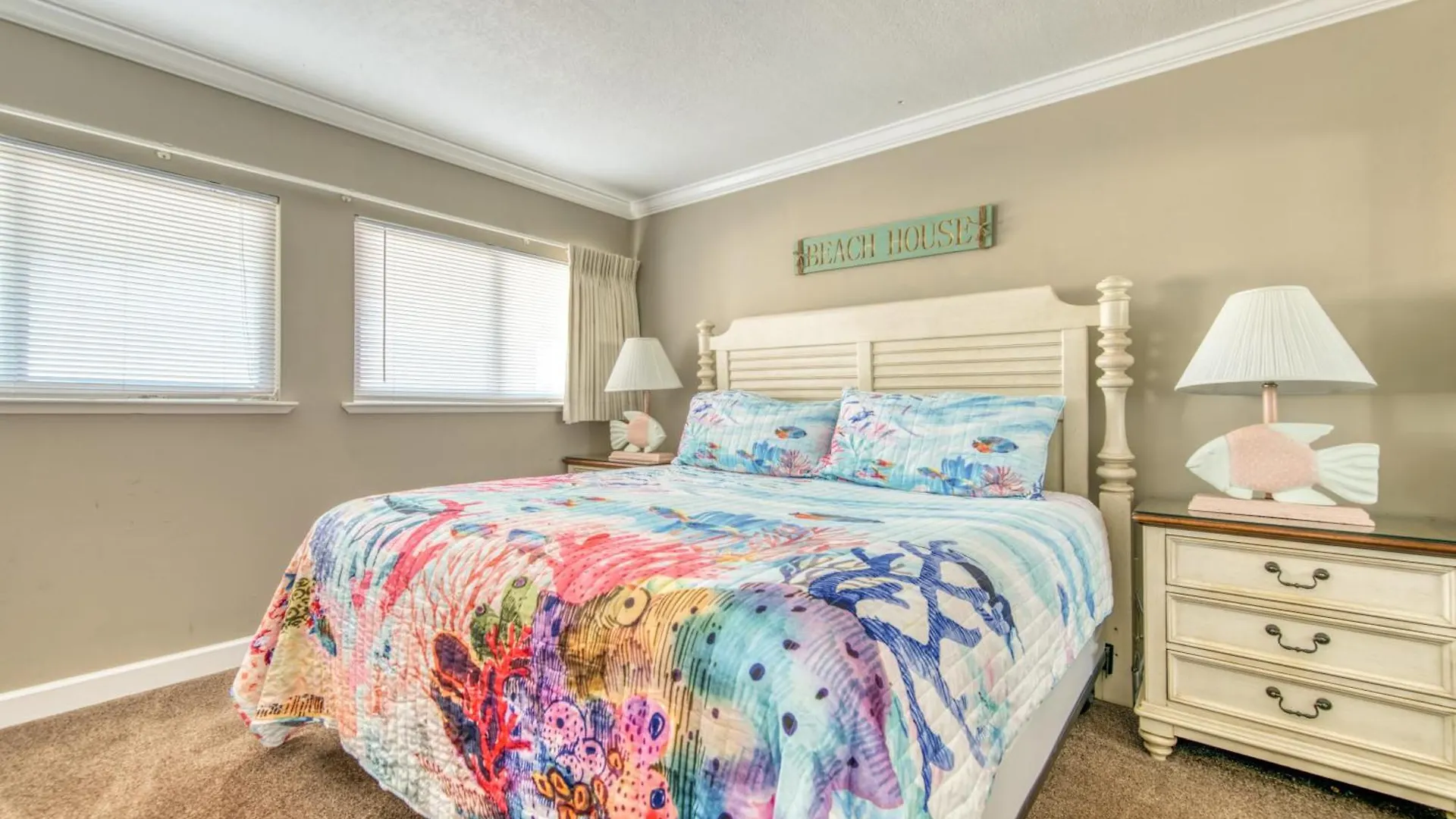 Beach House Condominiums B404 - Beachfront With Pool, Wifi, & Beach Service Destin Apartment