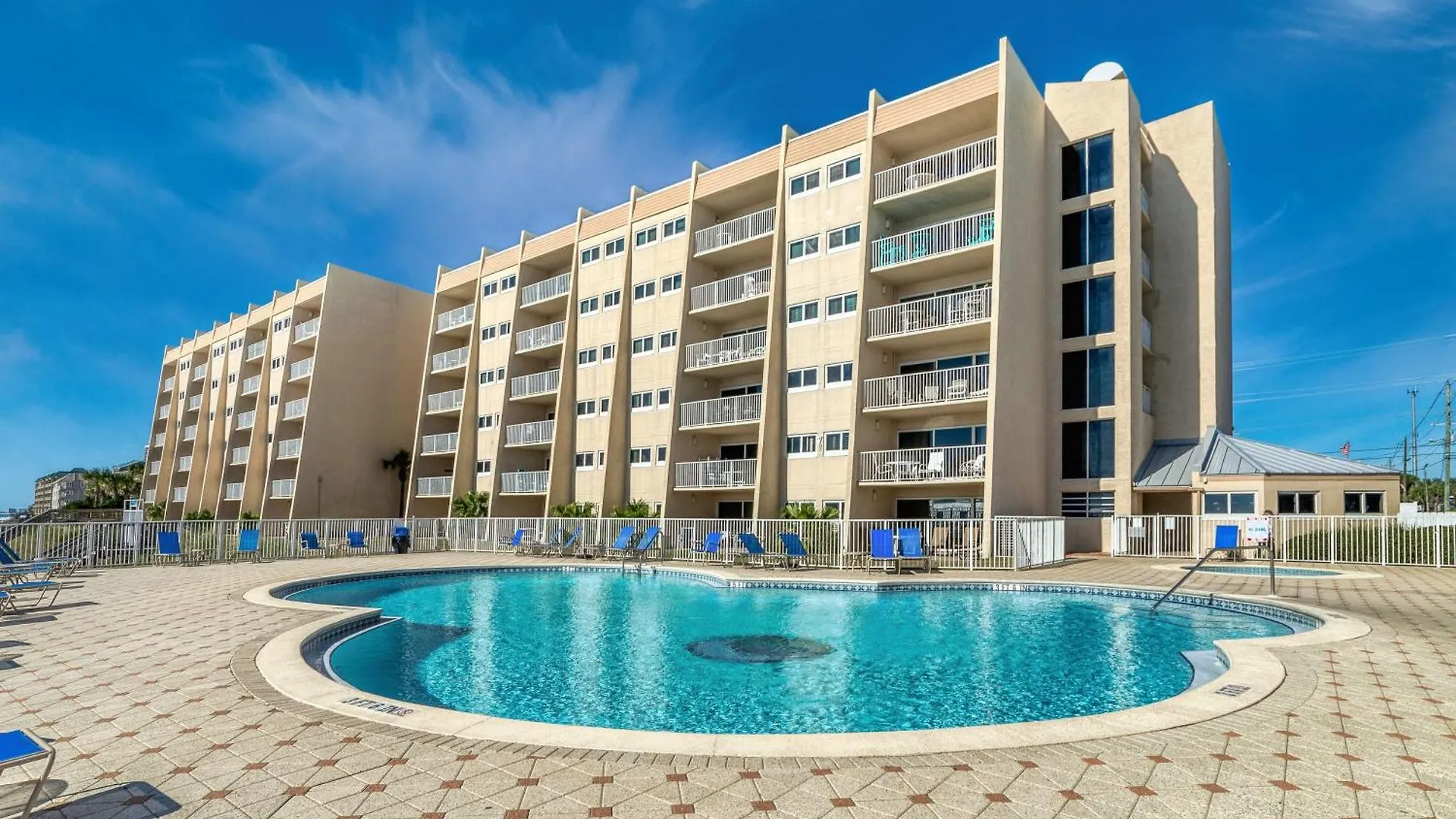 Beach House Condominiums B404 - Beachfront With Pool, Wifi, & Beach Service Destin